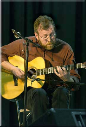 Ged romps the six string