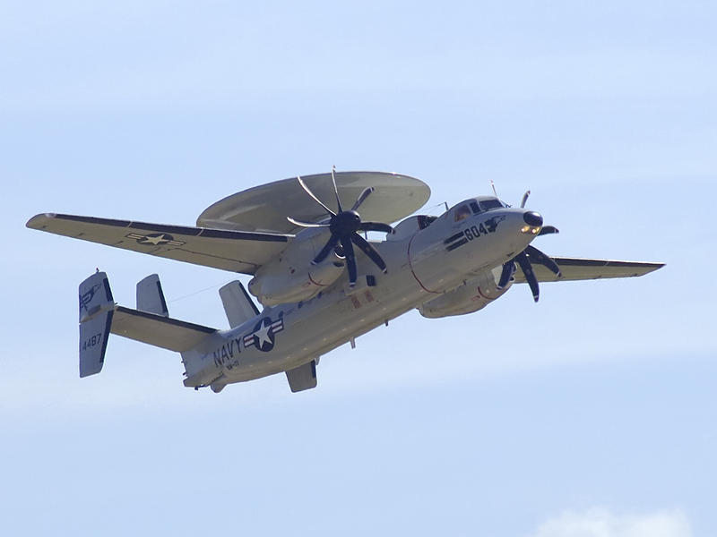 Low Flying E6...