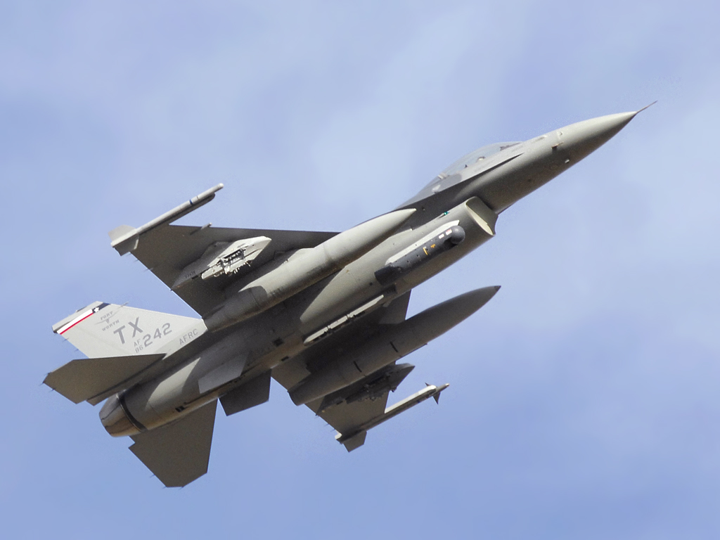 F16 - 242...