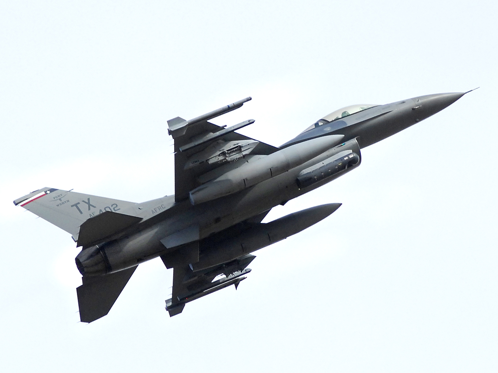 F16 - 402...