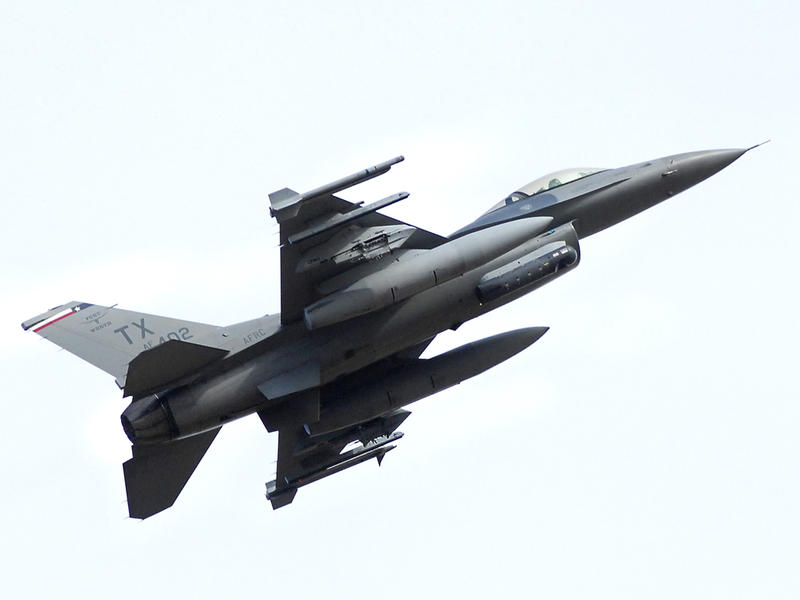 F16 - 402...