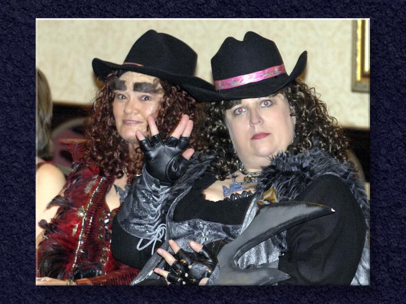 Klingon Cowgirls... YIKES!!!