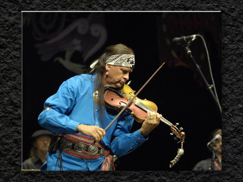 Arvel Wails on the Fiddle