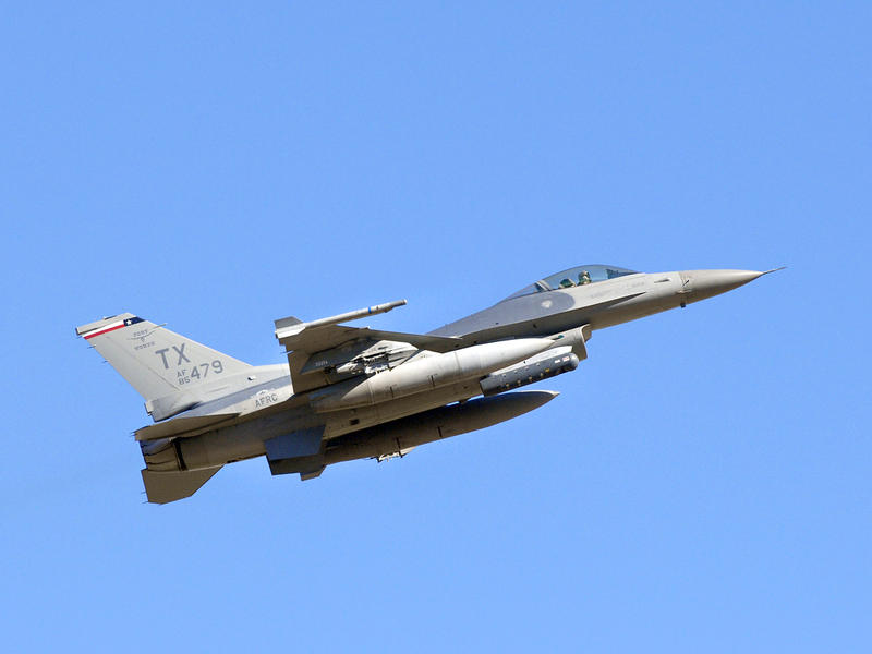 F16 - 479 Cruises By...