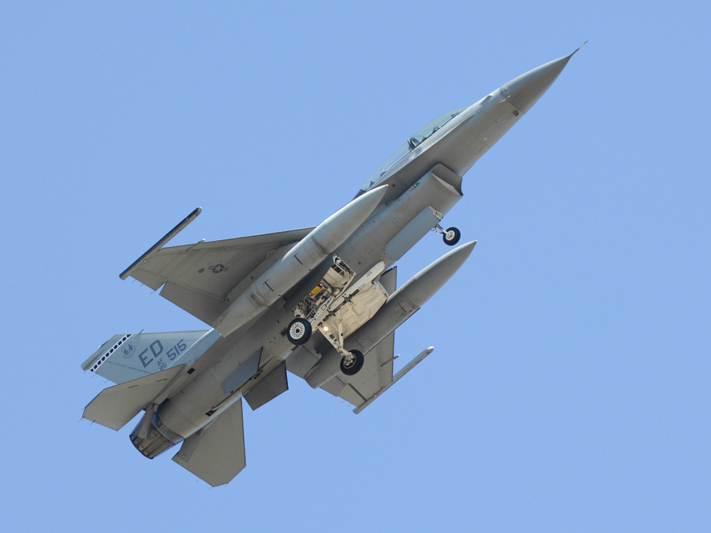 F16 - 515 From Underneath...
