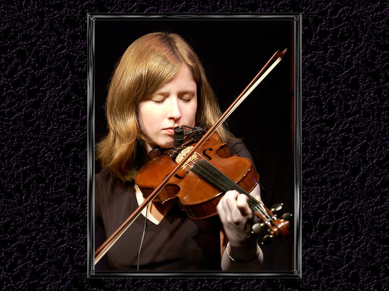 Rosie Rips on the Fiddle...